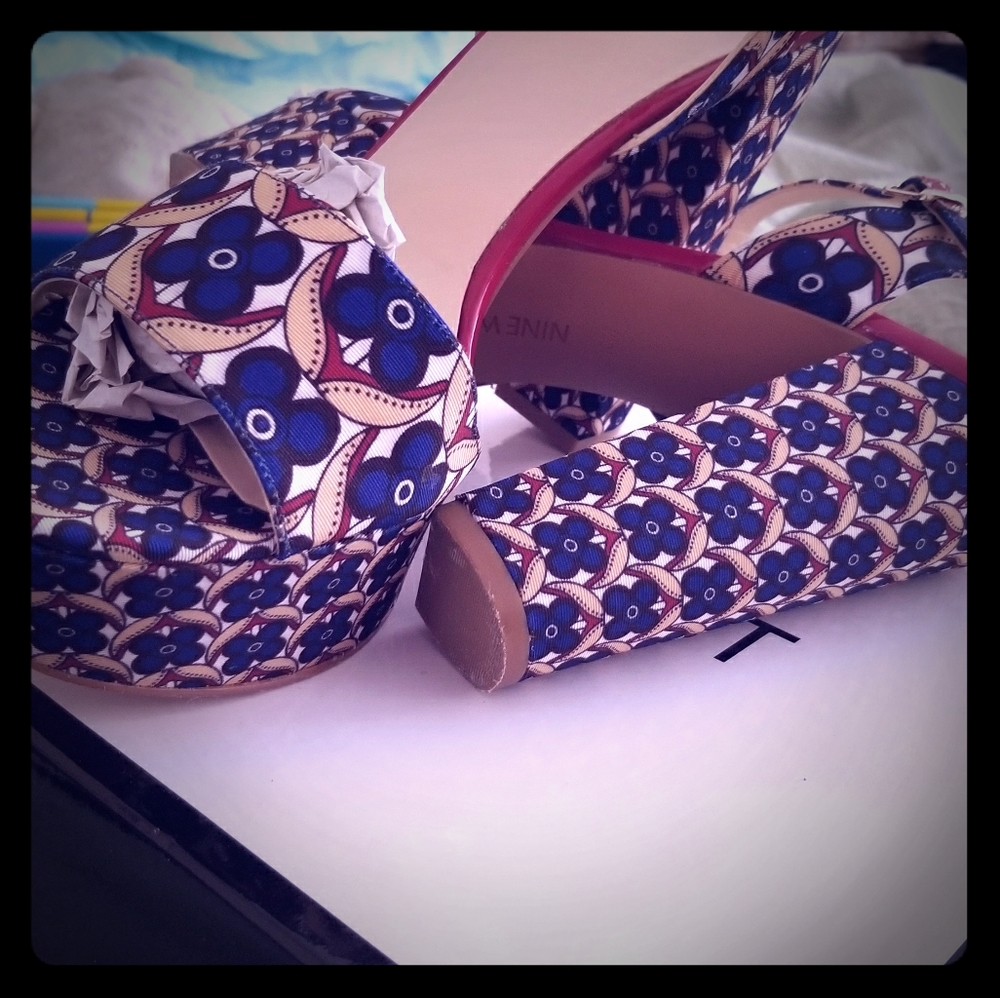 Nine West NW Carnation Blue mule leather upper